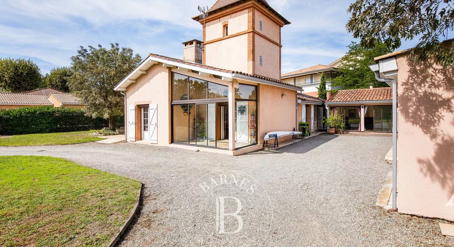 Show - BARNES Agency, luxury real estate in Toulouse