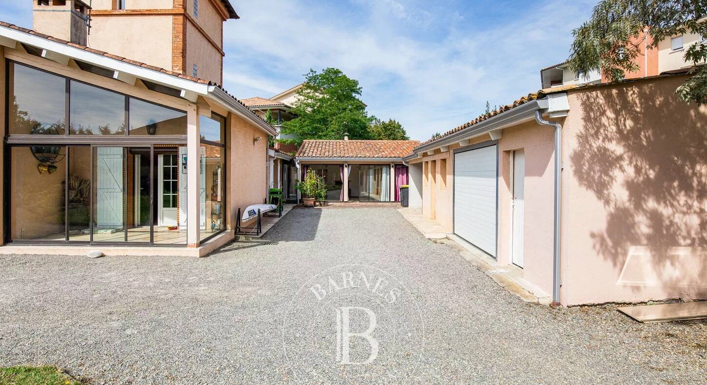 Show - BARNES Agency, luxury real estate in Toulouse