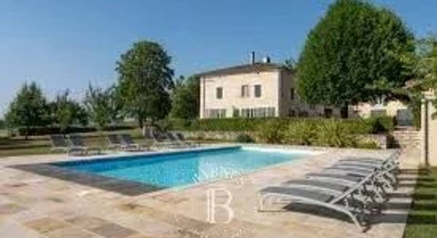 Show - BARNES Agency, luxury real estate in Toulouse