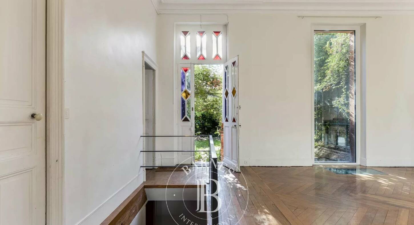 Show - BARNES Toulouse - Immobilier de luxe, appartements et maisons de prestige à Toulouse