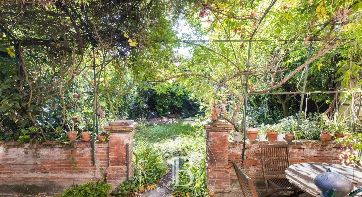 Show - BARNES Toulouse - Immobilier de luxe, appartements et maisons de prestige à Toulouse