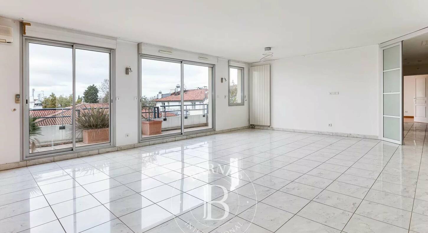 Show - BARNES Toulouse - Immobilier de luxe, appartements et maisons de prestige à Toulouse