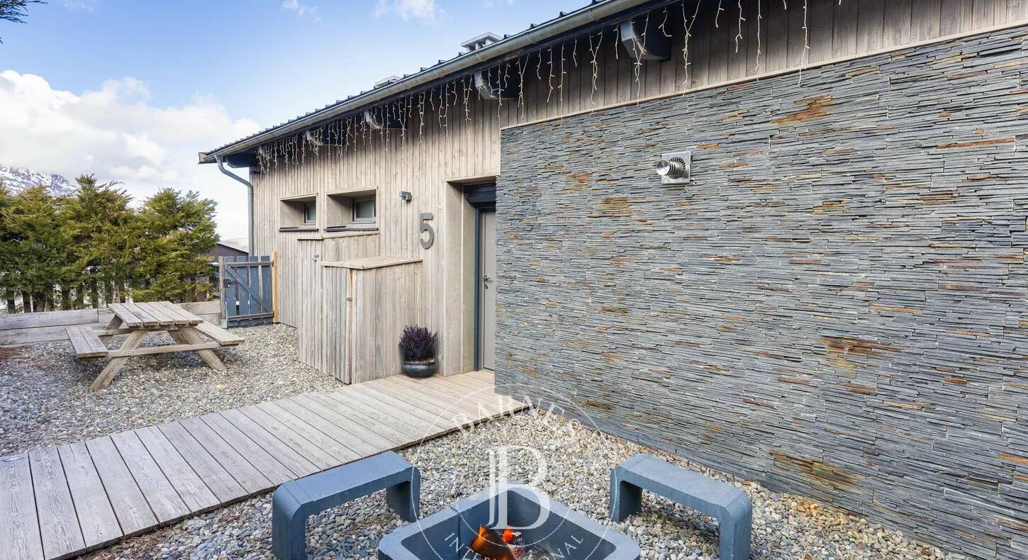 Show - BARNES Agency, luxury real estate in Toulouse