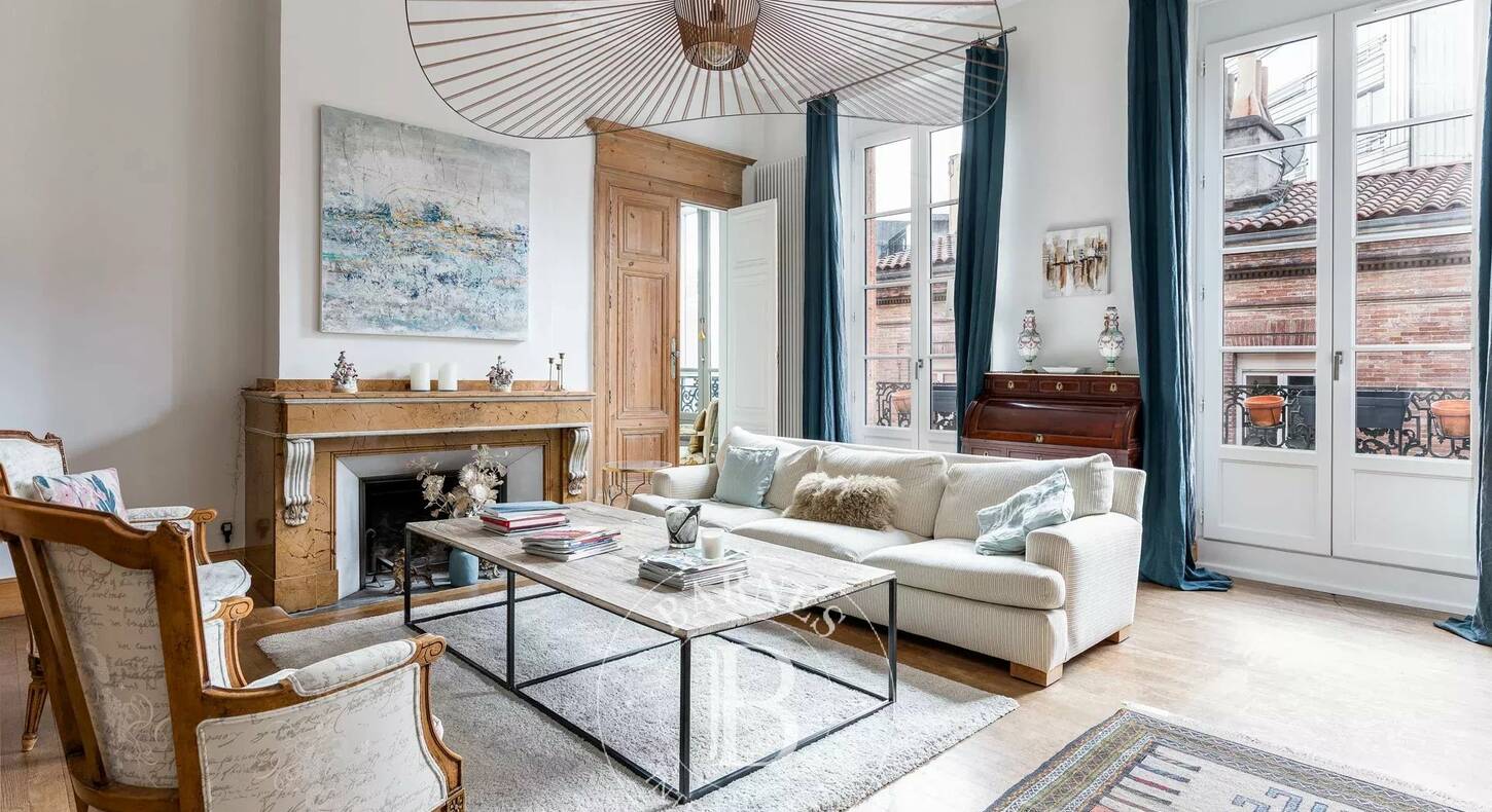 Show - BARNES Agency, luxury real estate in Toulouse