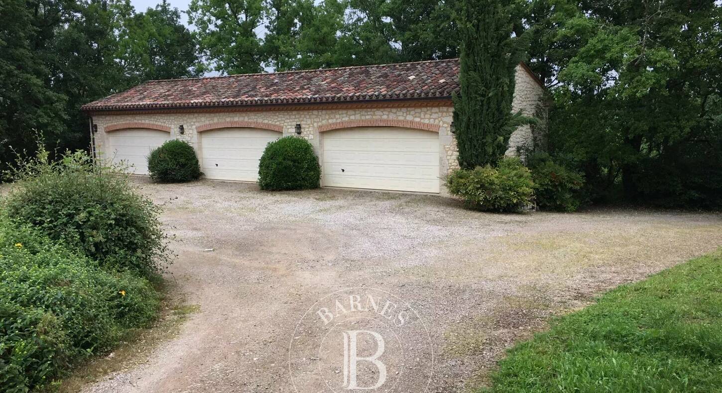 Show - BARNES Agency, luxury real estate in Toulouse