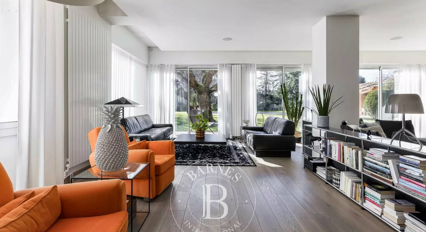 Show - BARNES Agency, luxury real estate in Toulouse