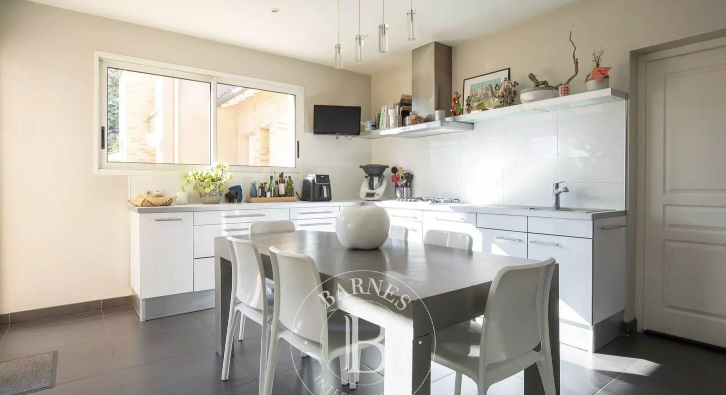 Show - BARNES Agency, luxury real estate in Toulouse