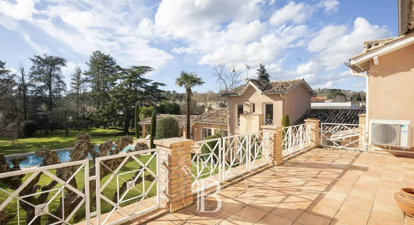 Show - BARNES Agency, luxury real estate in Toulouse