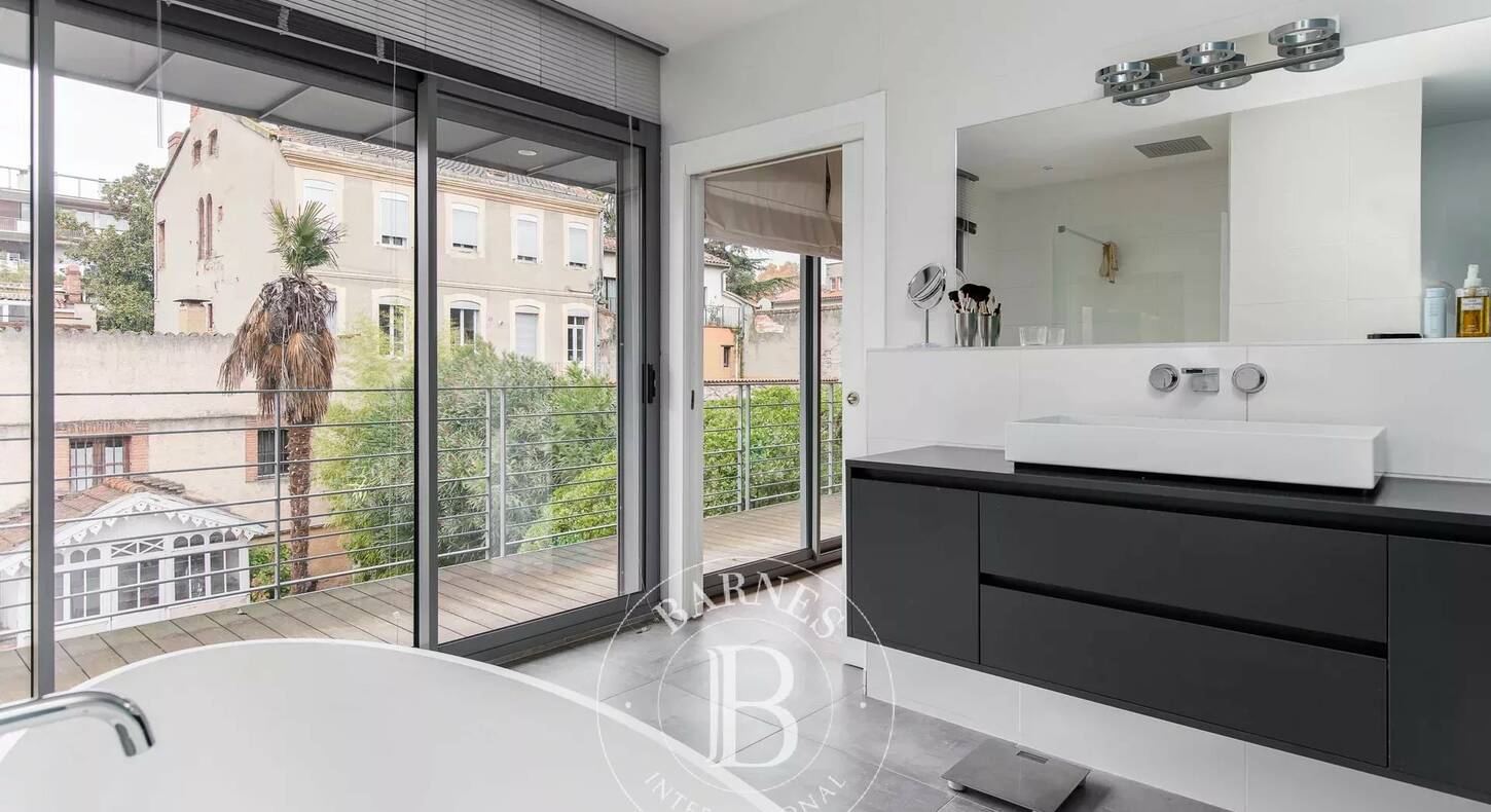 Show - BARNES Agency, luxury real estate in Toulouse
