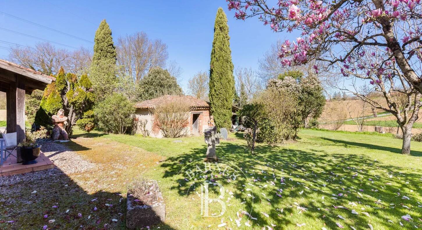 Show - BARNES Toulouse - Immobilier de luxe, appartements et maisons de prestige à Toulouse