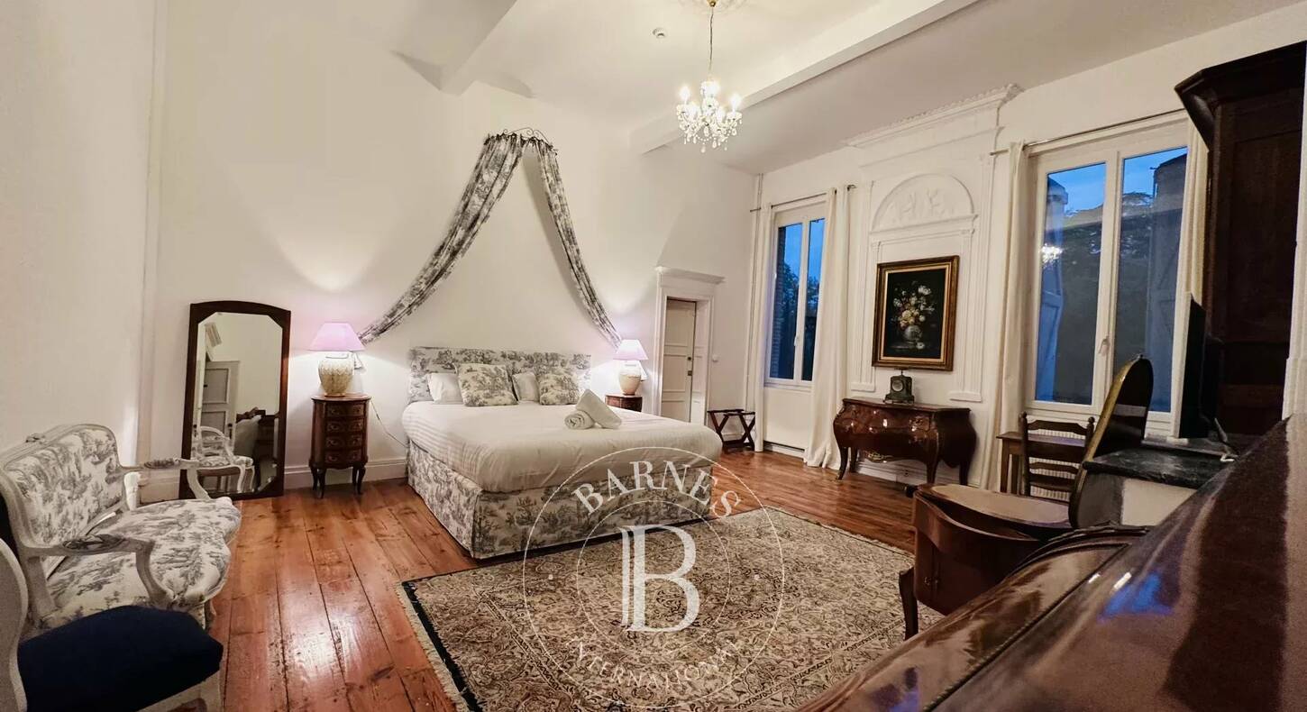 Show - BARNES Toulouse - Immobilier de luxe, appartements et maisons de prestige à Toulouse