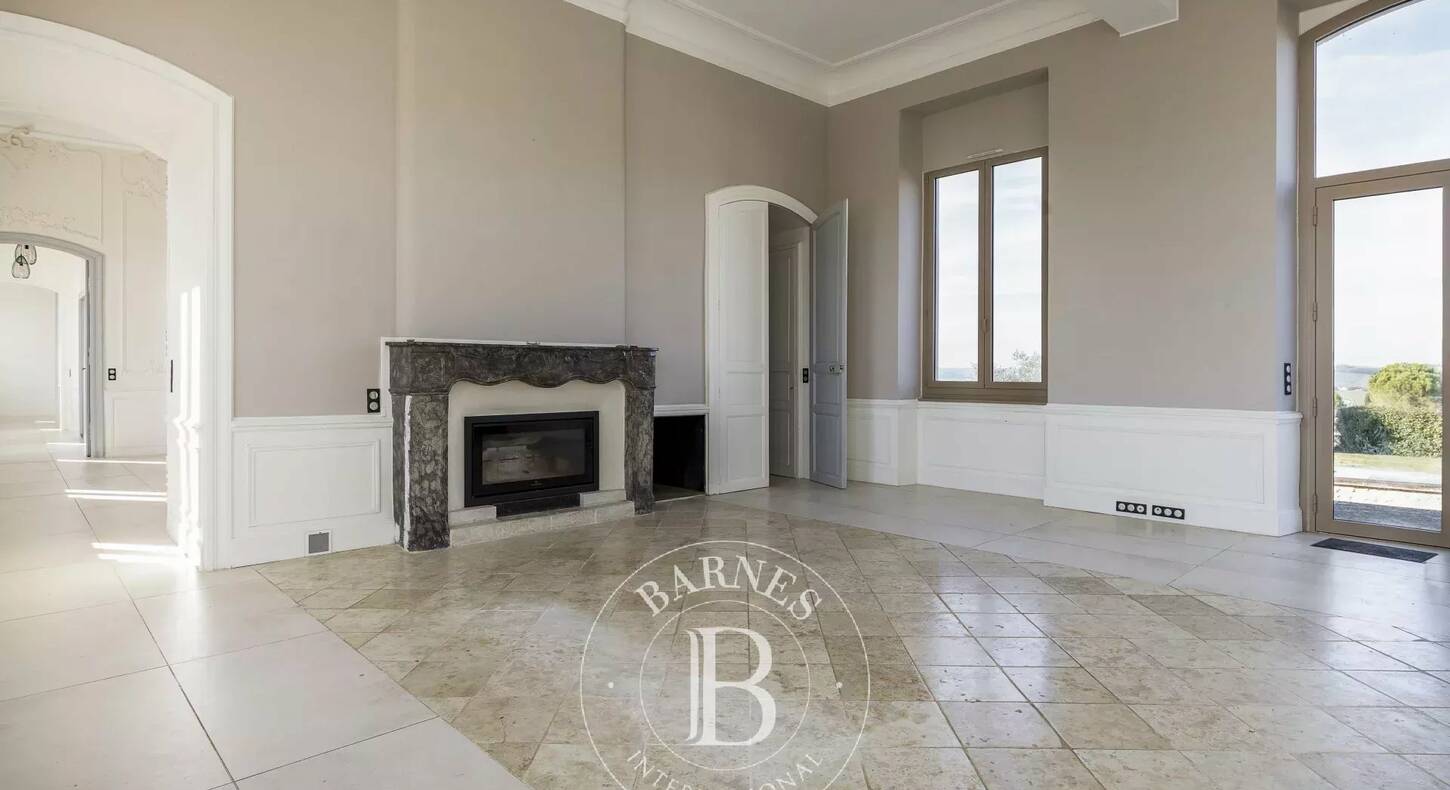 Show - BARNES Agency, luxury real estate in Toulouse