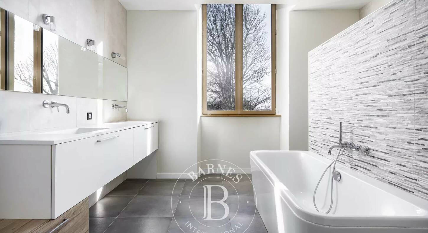 Show - BARNES Agency, luxury real estate in Toulouse
