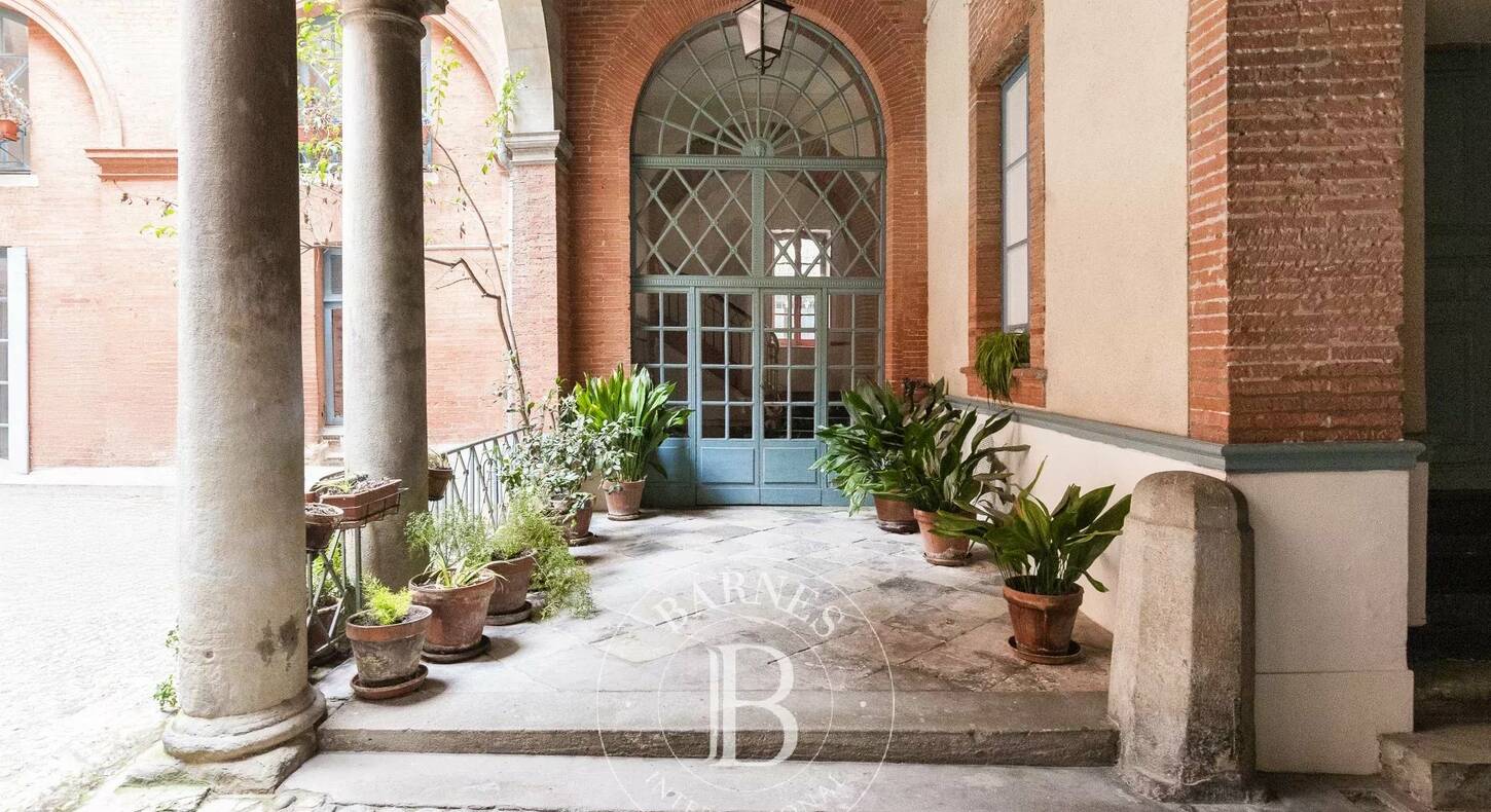 Show - BARNES Toulouse - Immobilier de luxe, appartements et maisons de prestige à Toulouse