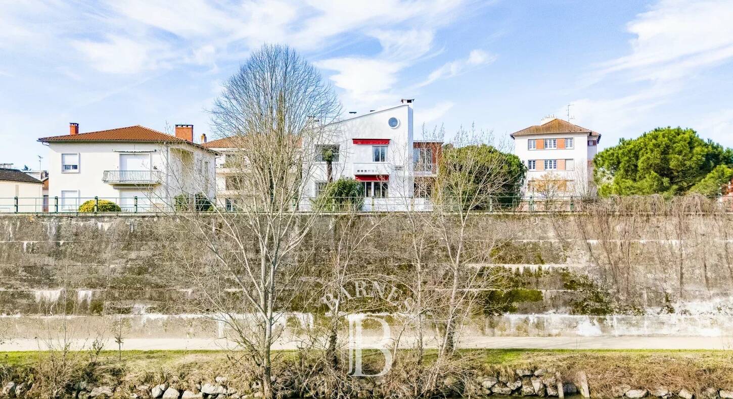 Show - BARNES Agency, luxury real estate in Toulouse