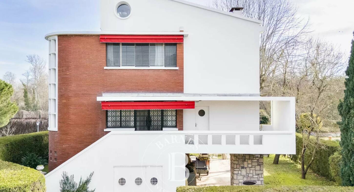 Show - BARNES Agency, luxury real estate in Toulouse