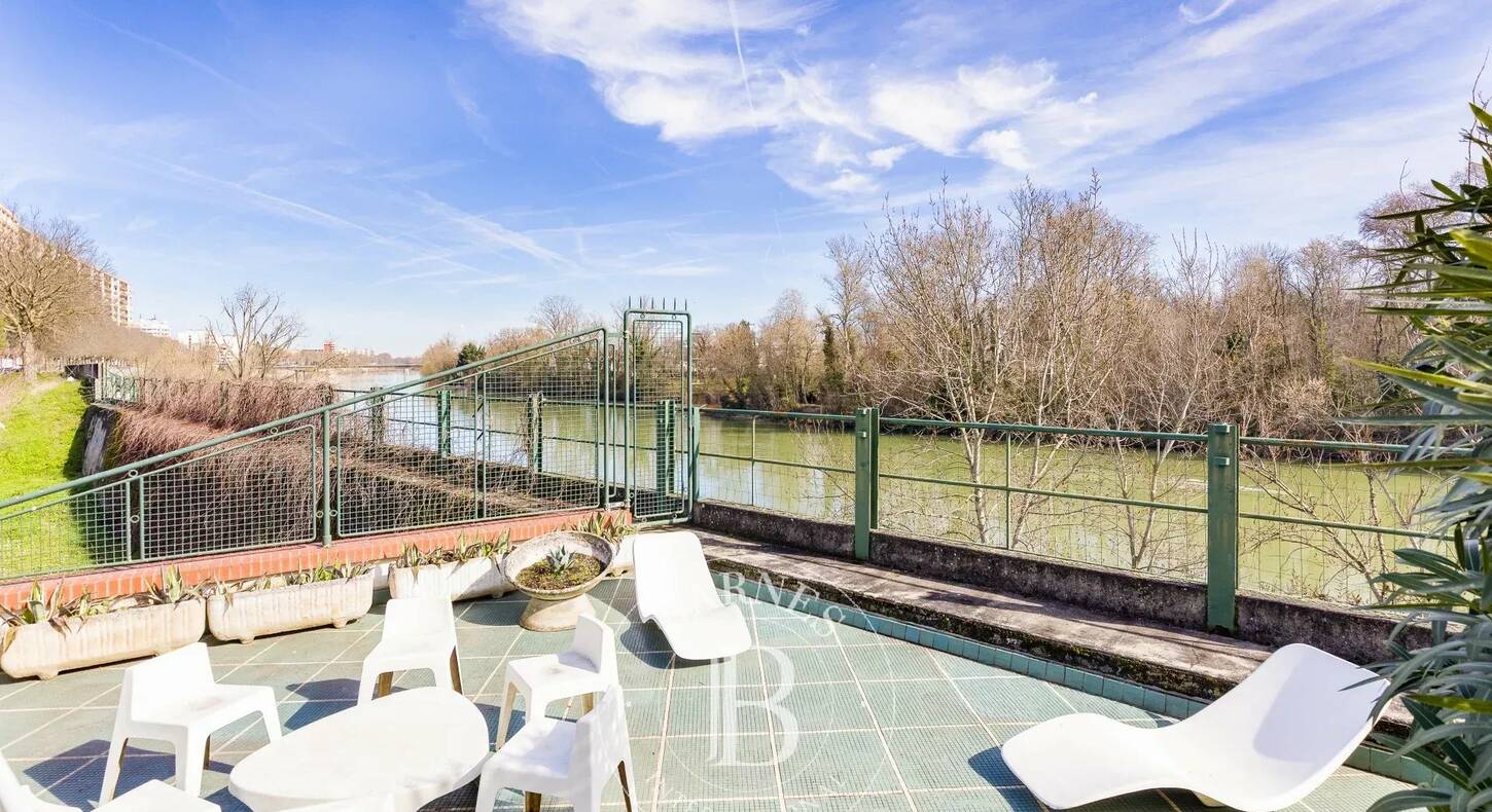 Show - BARNES Agency, luxury real estate in Toulouse