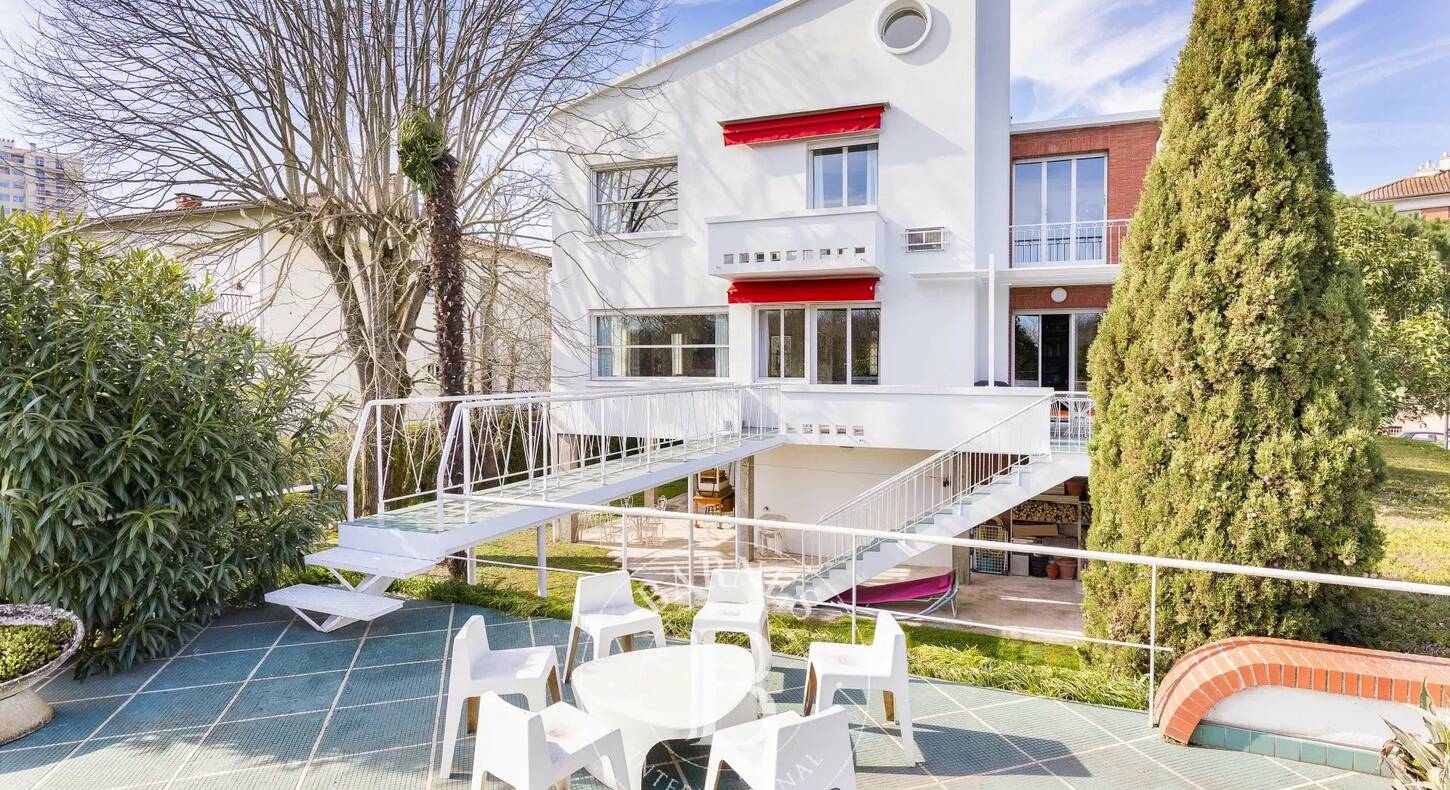 Show - BARNES Agency, luxury real estate in Toulouse