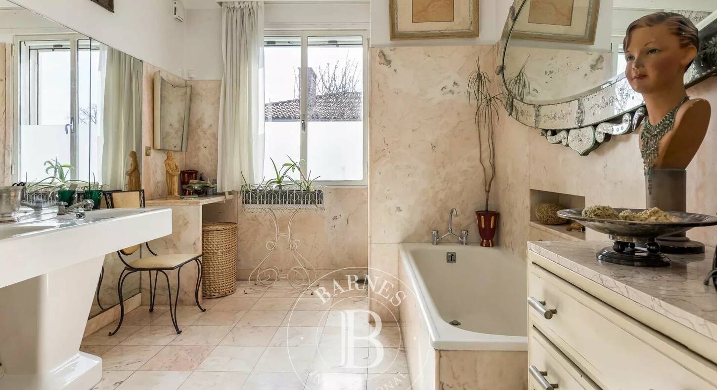 Show - BARNES Agency, luxury real estate in Toulouse