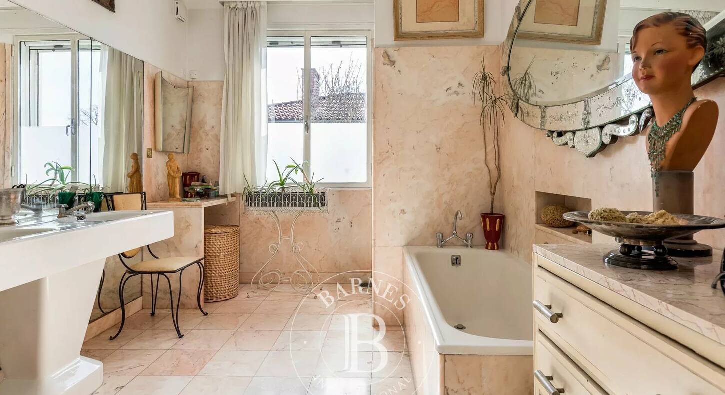Show - BARNES Agency, luxury real estate in Toulouse