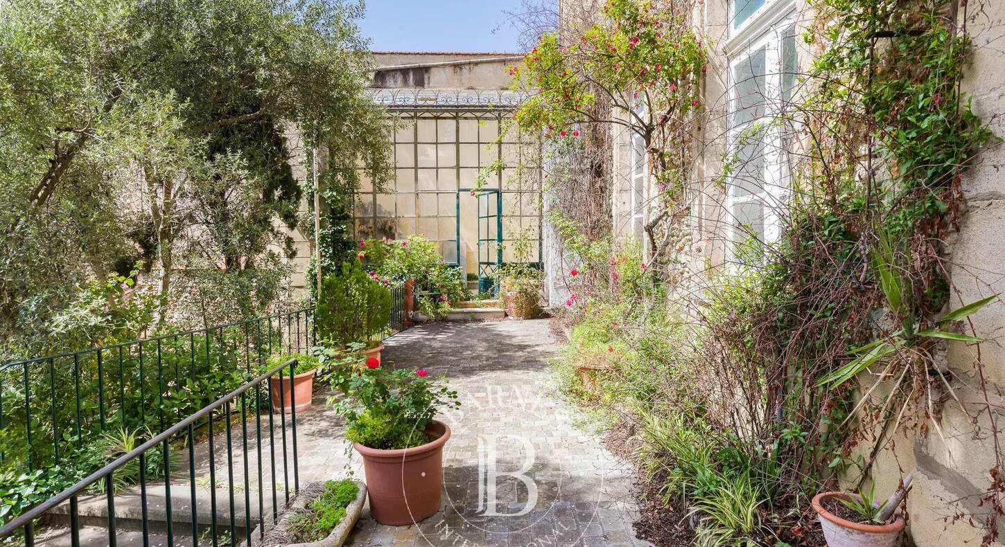 Show - BARNES Toulouse - Immobilier de luxe, appartements et maisons de prestige à Toulouse