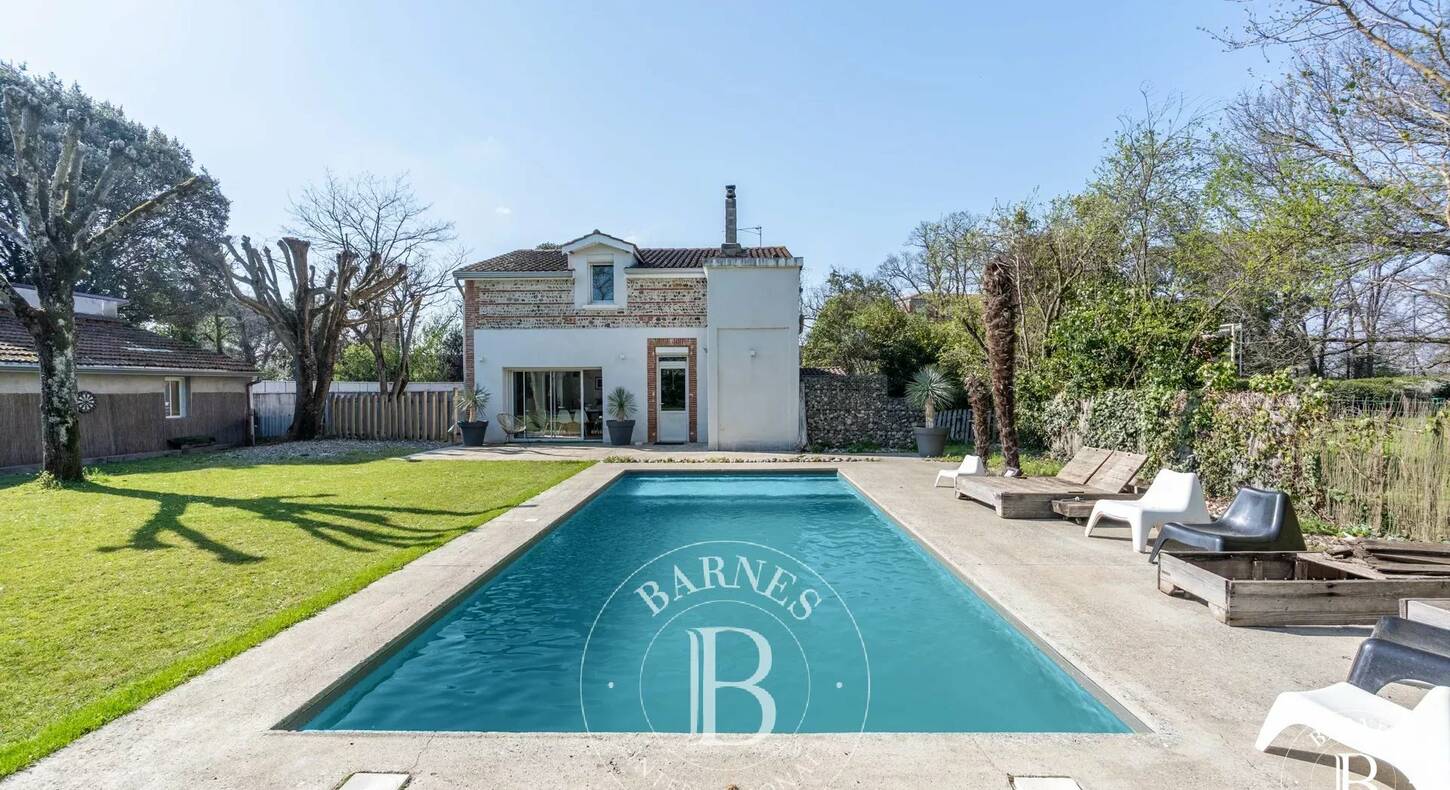 Show - BARNES Agency, luxury real estate in Toulouse