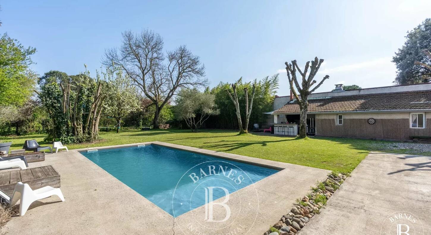 Show - BARNES Agency, luxury real estate in Toulouse