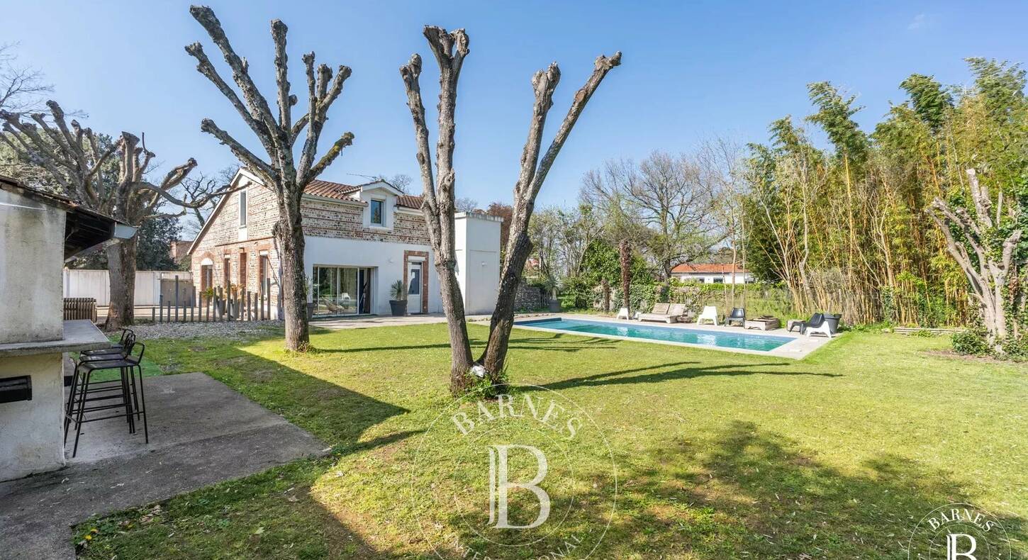 Show - BARNES Agency, luxury real estate in Toulouse
