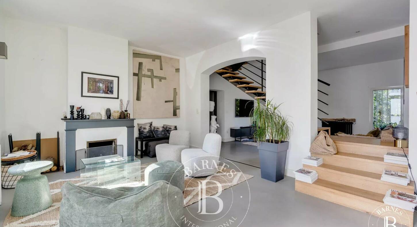 Show - BARNES Agency, luxury real estate in Toulouse