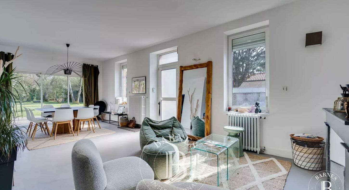 Show - BARNES Agency, luxury real estate in Toulouse