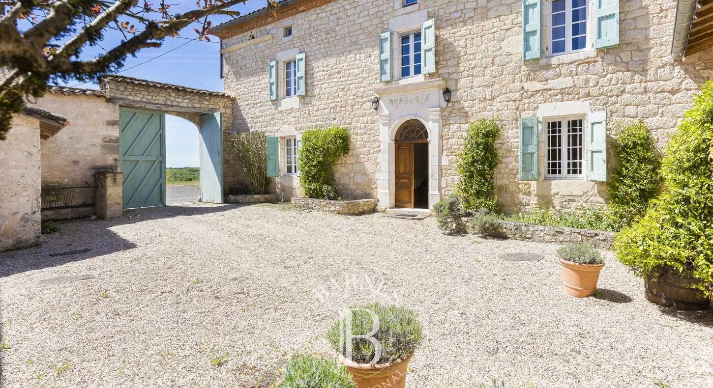 Show - BARNES Agency, luxury real estate in Toulouse