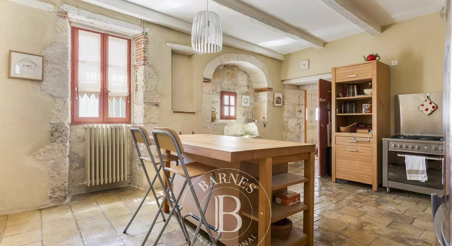 Show - BARNES Agency, luxury real estate in Toulouse