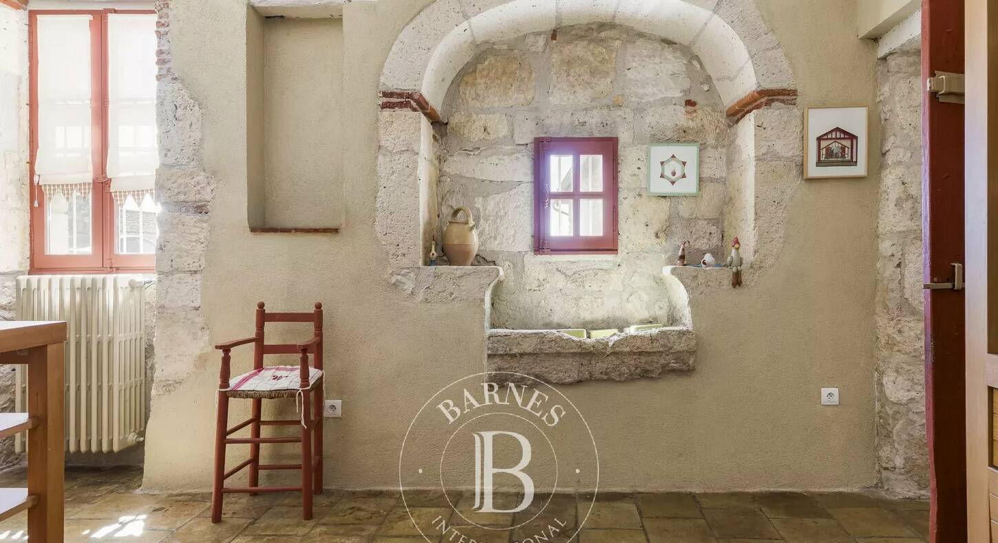 Show - BARNES Agency, luxury real estate in Toulouse