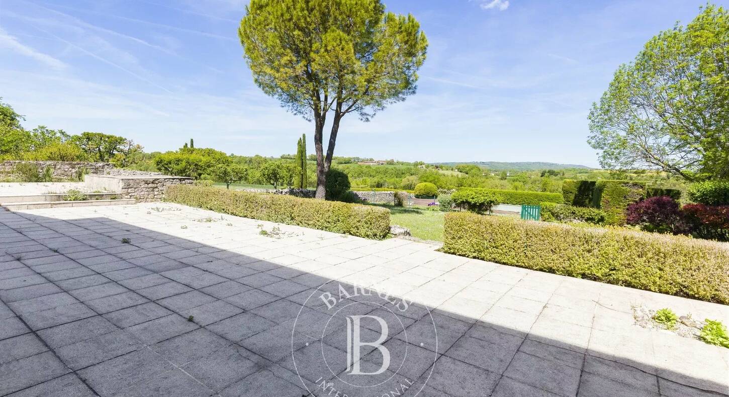 Show - BARNES Agency, luxury real estate in Toulouse