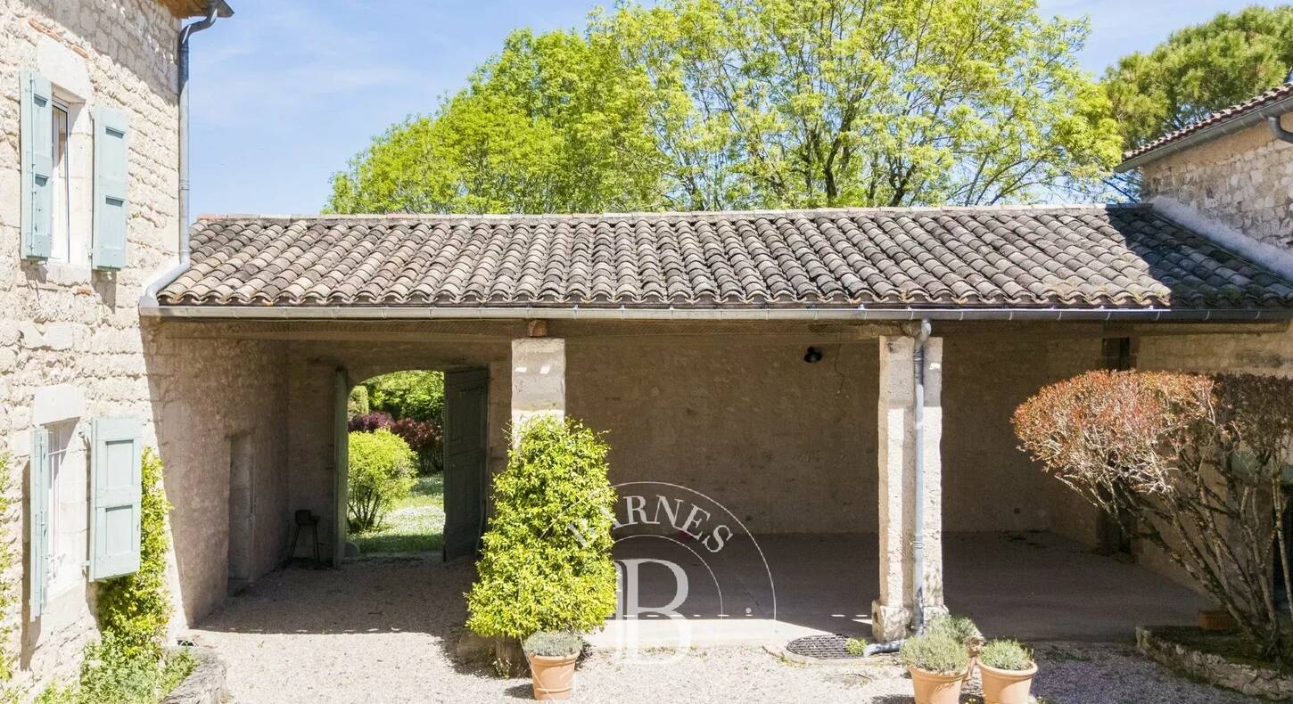 Show - BARNES Agency, luxury real estate in Toulouse
