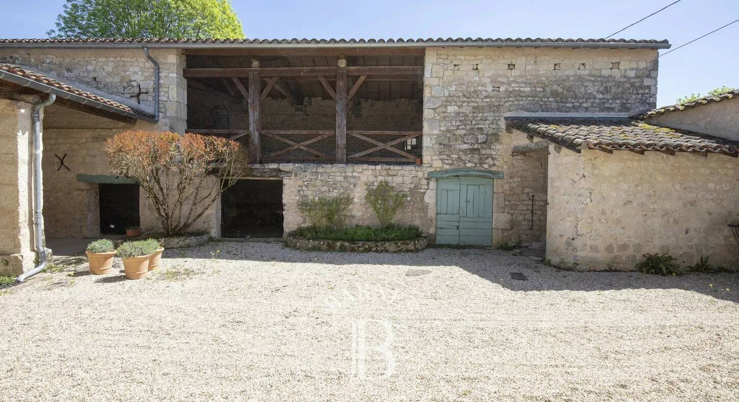 Show - BARNES Agency, luxury real estate in Toulouse