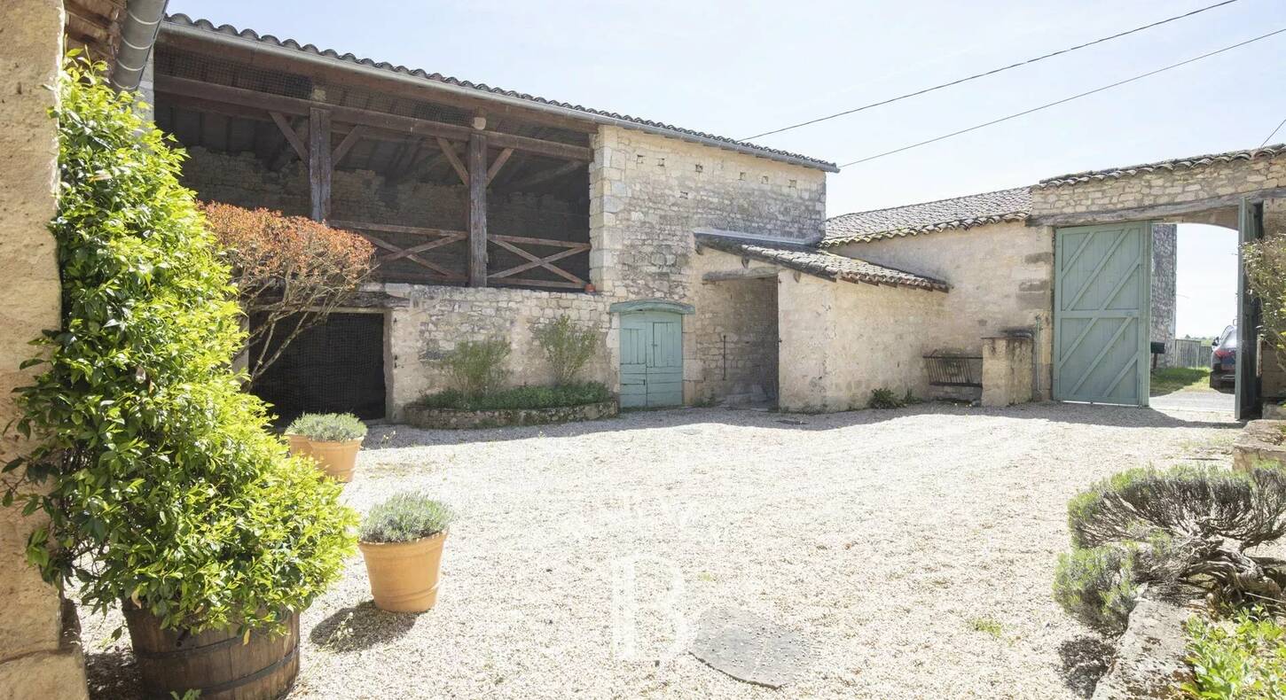 Show - BARNES Agency, luxury real estate in Toulouse