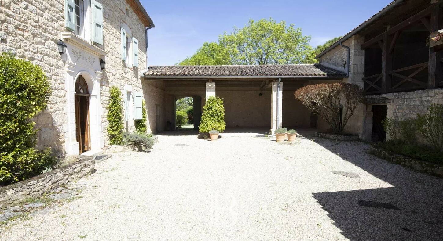 Show - BARNES Agency, luxury real estate in Toulouse