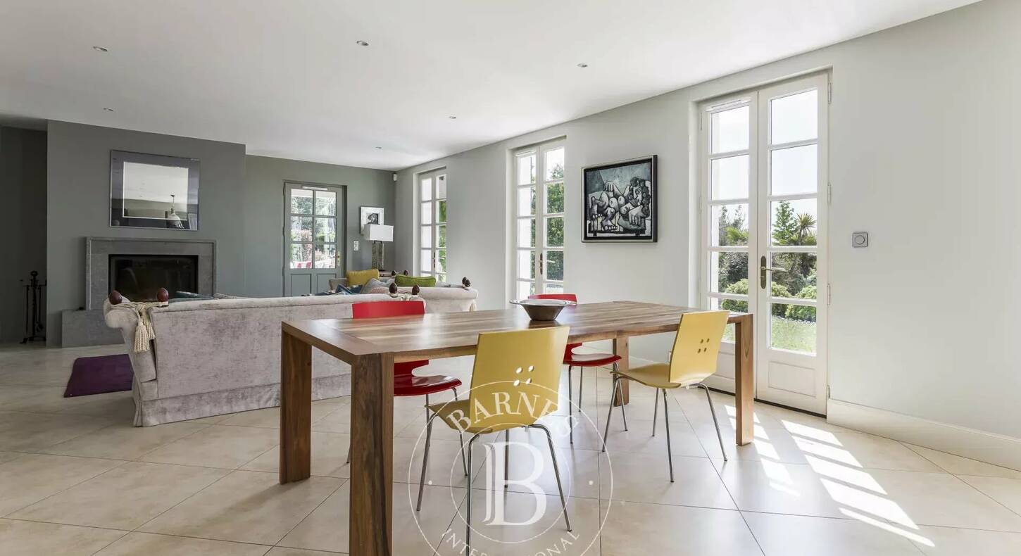 Show - BARNES Agency, luxury real estate in Toulouse