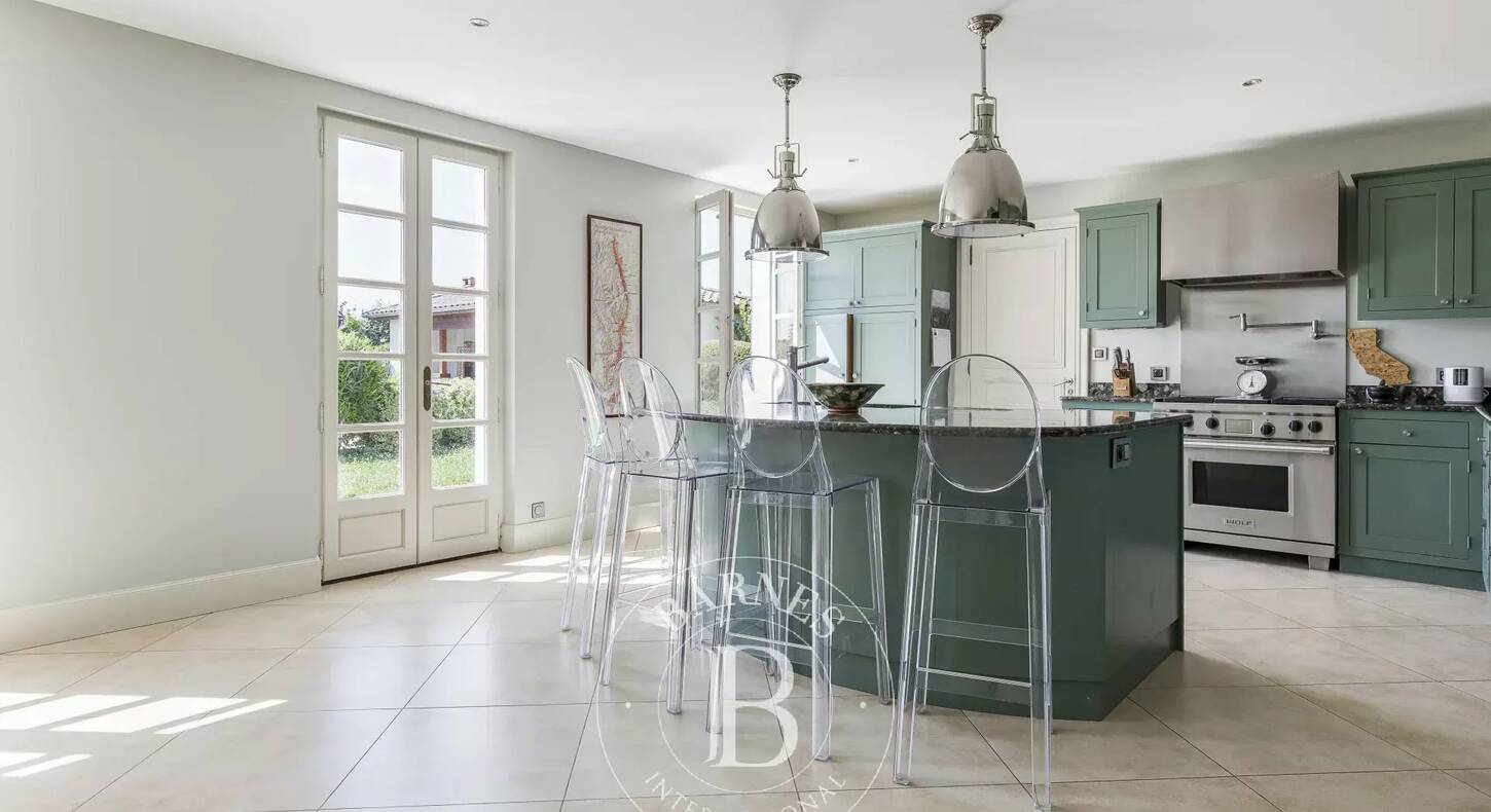 Show - BARNES Agency, luxury real estate in Toulouse