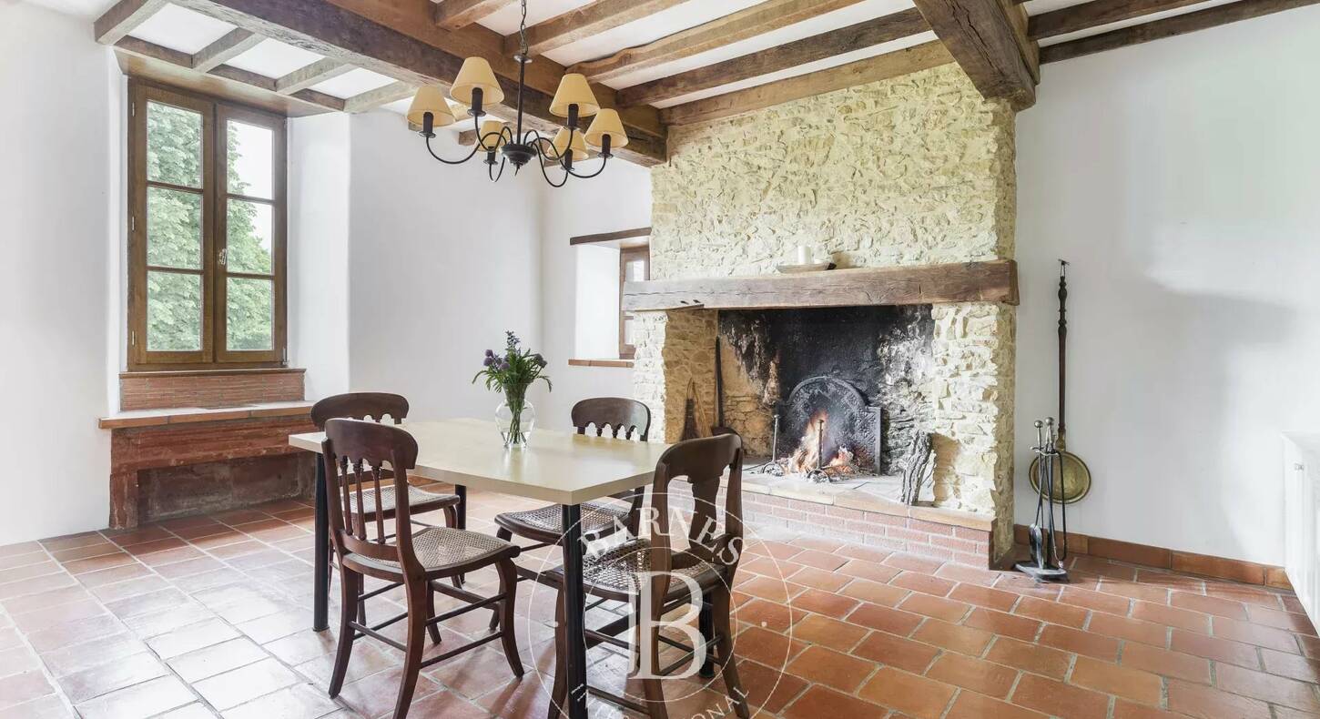 Show - BARNES Agency, luxury real estate in Toulouse