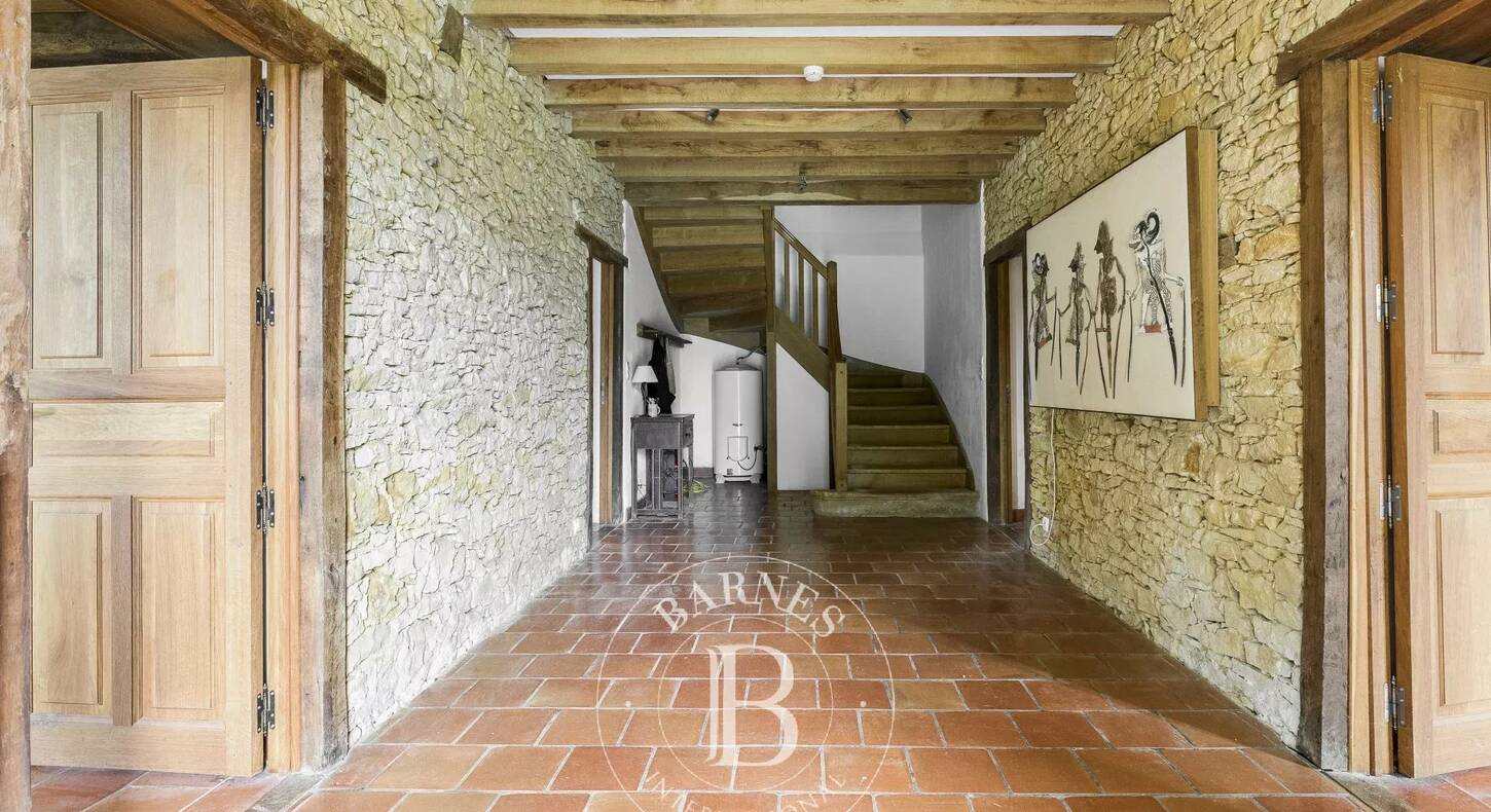 Show - BARNES Agency, luxury real estate in Toulouse