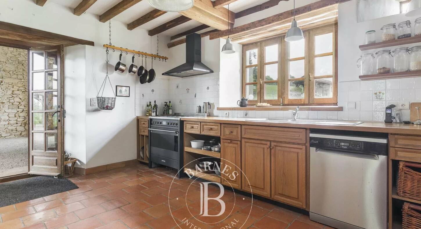 Show - BARNES Agency, luxury real estate in Toulouse