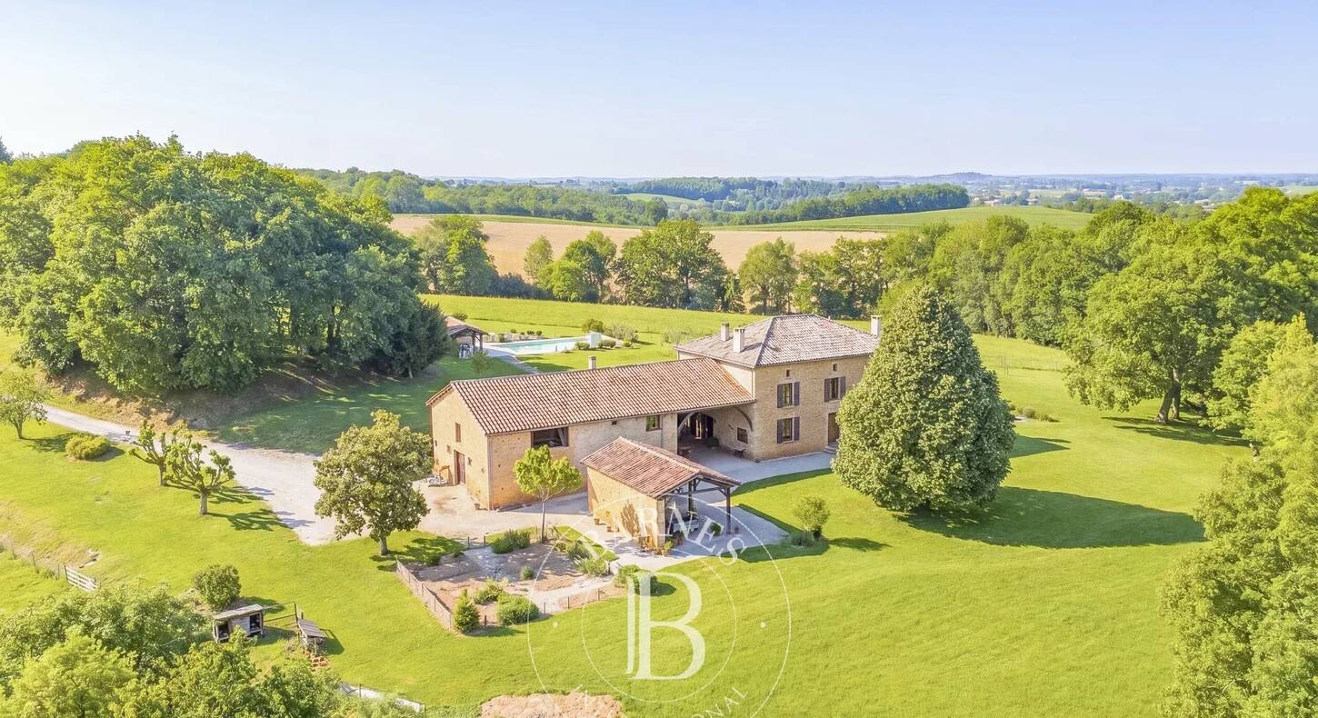 Show - BARNES Agency, luxury real estate in Toulouse