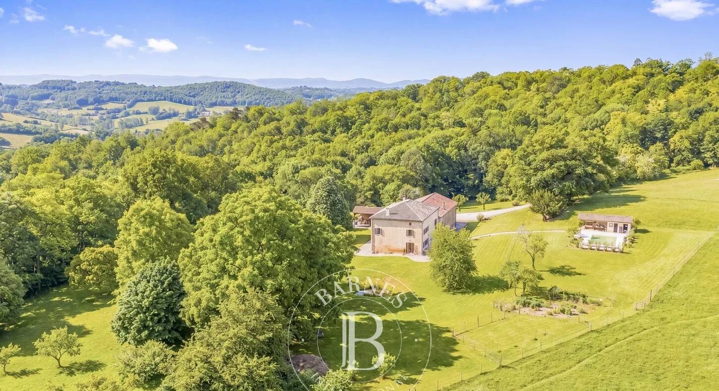 Show - BARNES Agency, luxury real estate in Toulouse