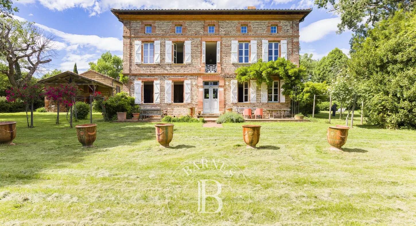 Show - BARNES Agency, luxury real estate in Toulouse