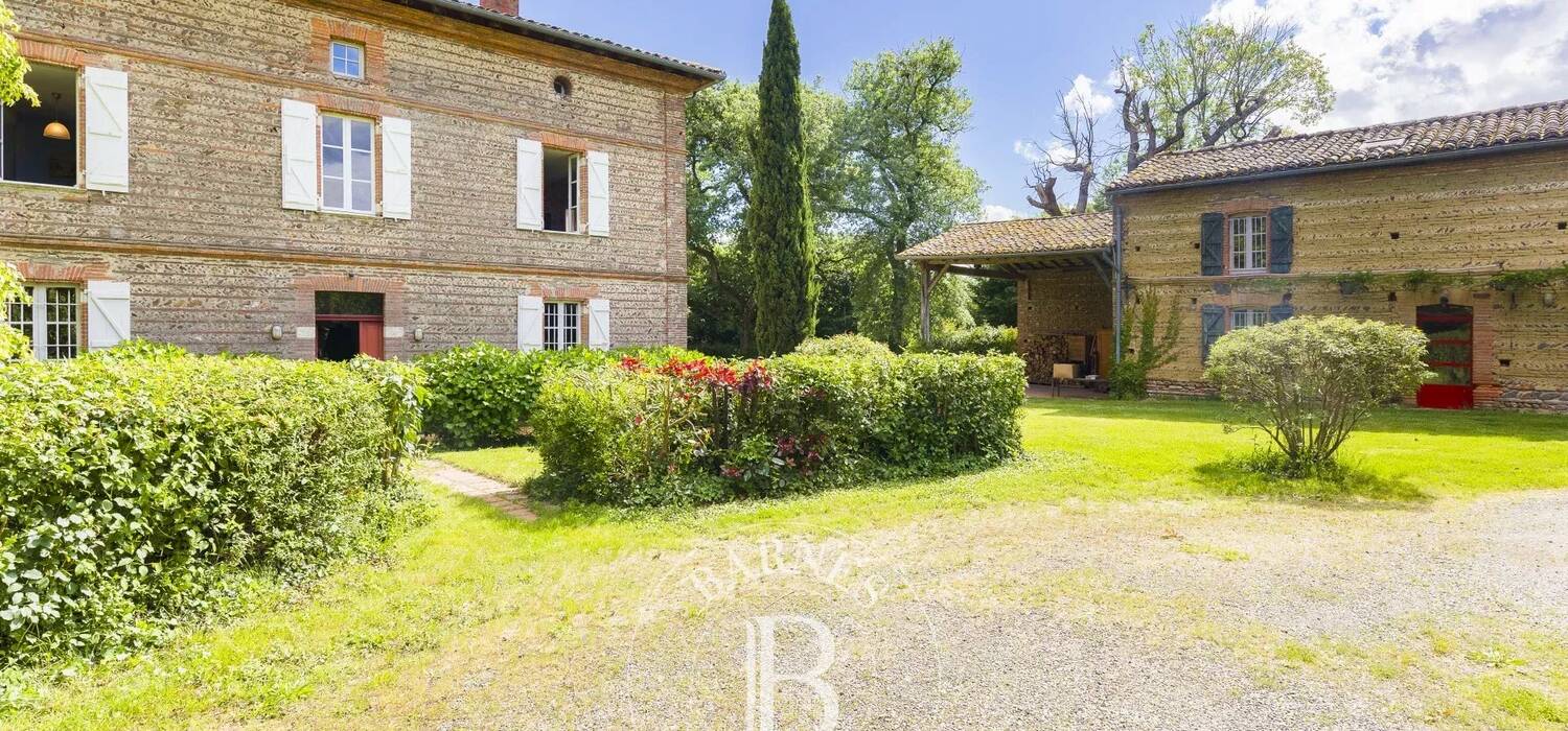 Home - BARNES Toulouse - Immobilier de luxe, appartements et maisons de prestige à Toulouse