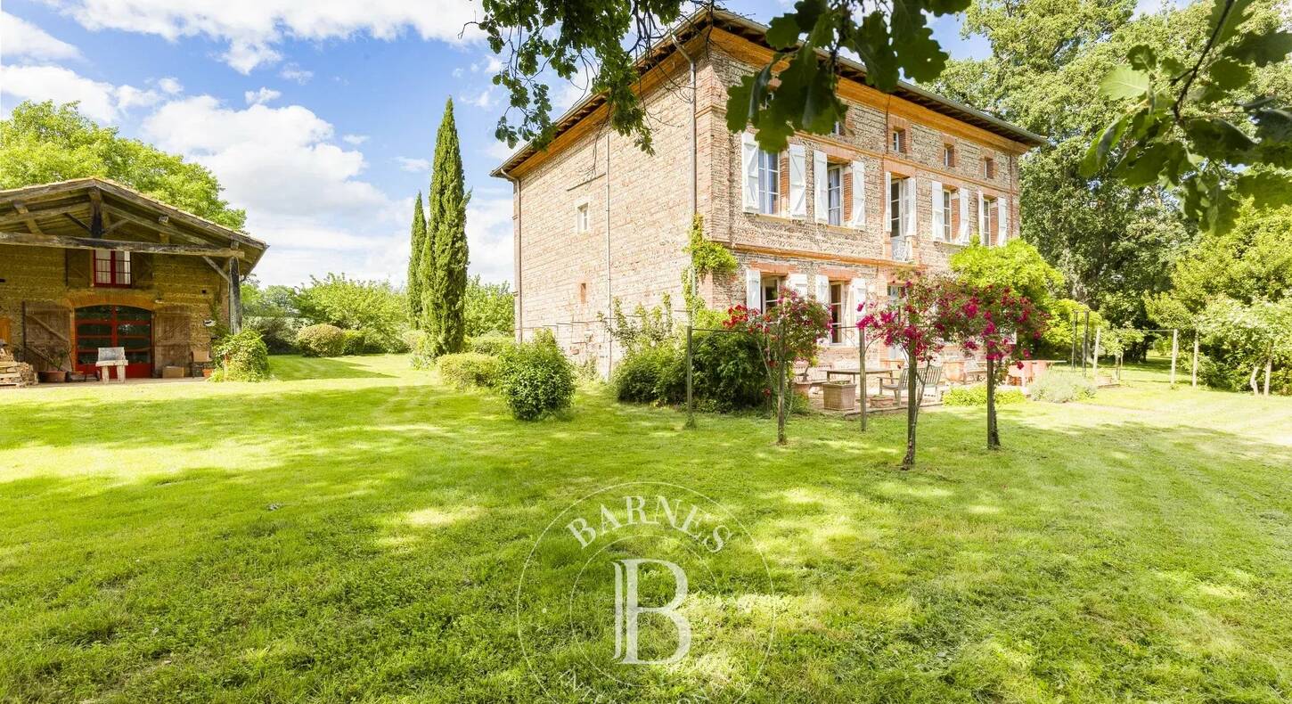 Show - BARNES Agency, luxury real estate in Toulouse