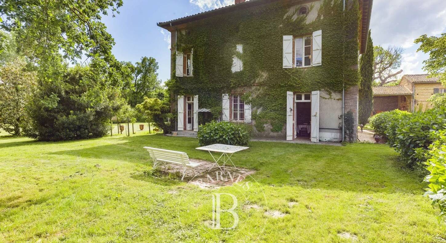 Show - BARNES Agency, luxury real estate in Toulouse
