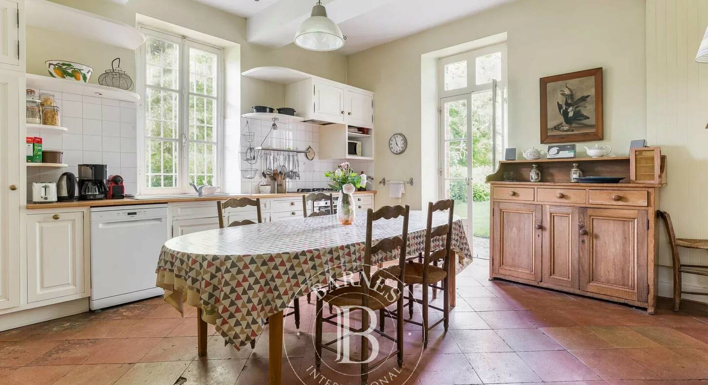 Show - BARNES Agency, luxury real estate in Toulouse